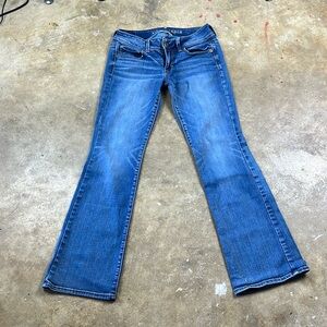 American Eagle Low Rise Kick Boot Jeans 
Size: 4 short